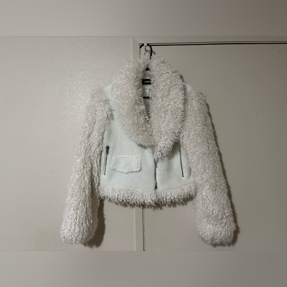 NWT Fashion Nova Cream Teddy Jacket fluffy mob wife attire stylish - Picture 2 of 7